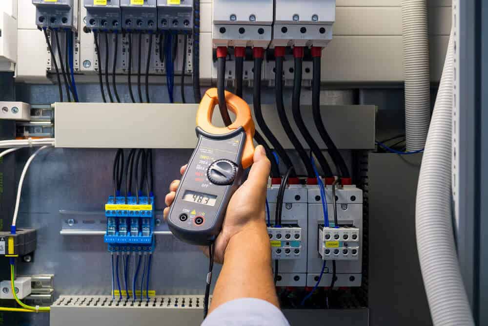 Helpful Tips for Choosing an Electrician